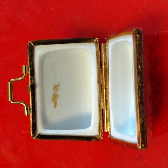 Authentic porcelain Limoges Blue purse with flowers all hand painted - Picture 2 of 7